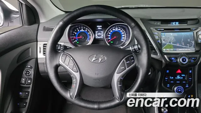 Hyundai AVANTE 2015 — фото 20