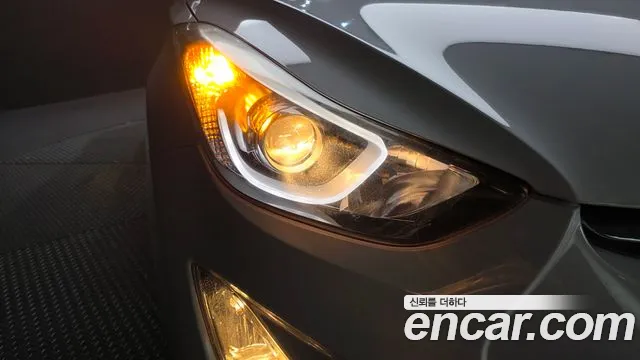 Hyundai AVANTE 2015 — фото 8