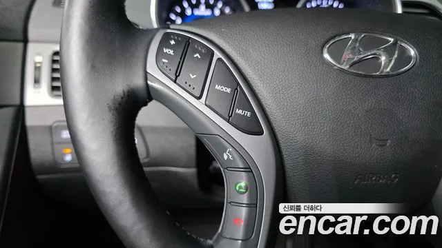 Hyundai AVANTE 2015 — фото 16