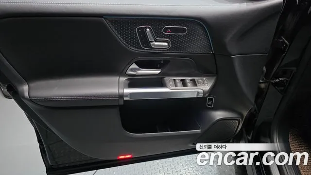 Mercedes-Benz GLB-Class 2024 — фото 14