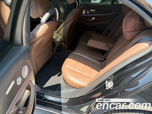 Mercedes-Benz E-Class 2019 — фото 14