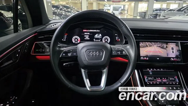 Audi Q7 2021 — фото 13