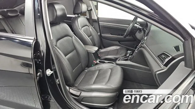 Hyundai AVANTE 2016 — фото 12