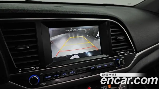 Hyundai AVANTE 2016 — фото 15