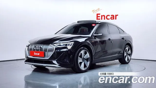 Audi e-tron 2021 — фото 1