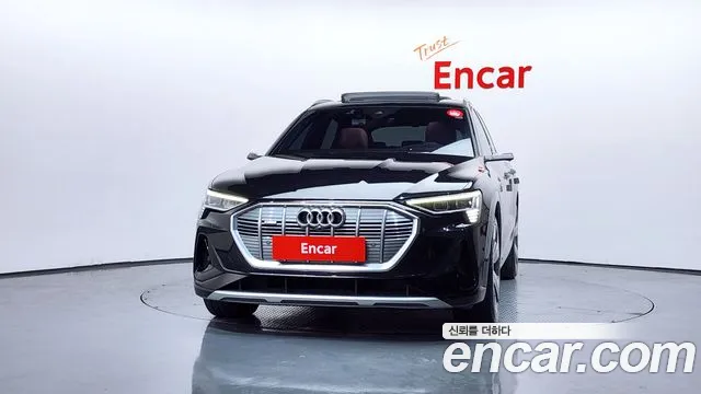 Audi e-tron 2021 — фото 3