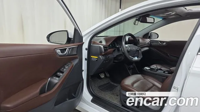 Hyundai Ioniq 2020 — фото 10