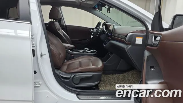 Hyundai Ioniq 2020 — фото 11