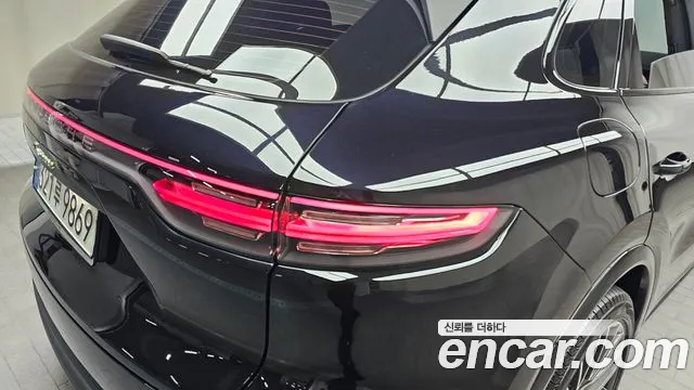Porsche Cayenne 2021 — фото 9
