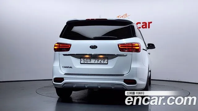Kia Canival 2019 — фото 4