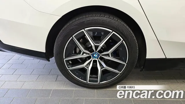 BMW i5 2024 — фото 5