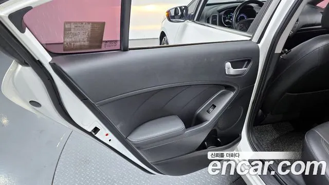 Kia K3 2015 — фото 14