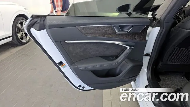 Audi A7 2021 — фото 14