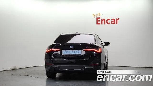 BMW i4 2023 — фото 4