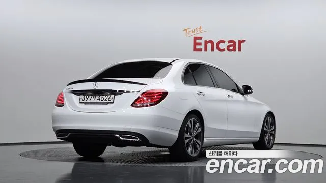 Mercedes-Benz C-Class 2018 — фото 2