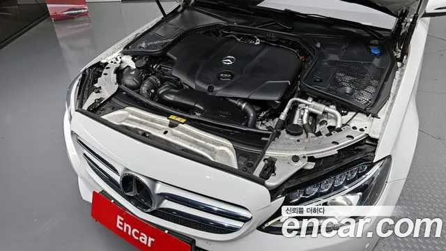 Mercedes-Benz C-Class 2018 — фото 6