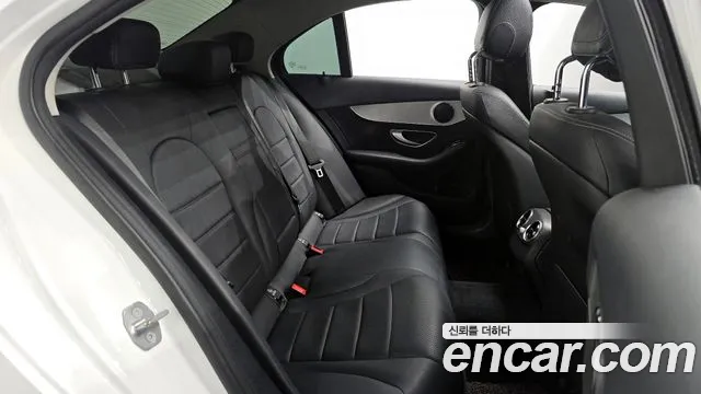 Mercedes-Benz C-Class 2018 — фото 11