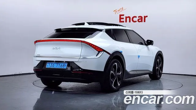 Kia EV6 2022 — фото 2