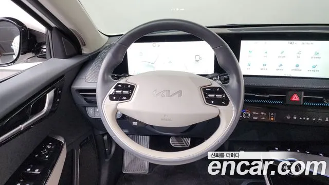 Kia EV6 2022 — фото 19