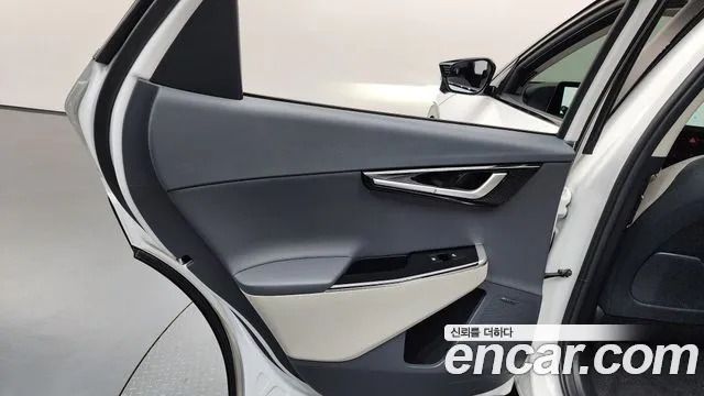 Kia EV6 2022 — фото 15