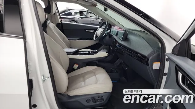 Kia EV6 2022 — фото 16