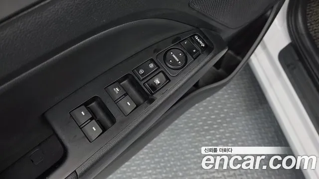 Hyundai AVANTE 2016 — фото 13