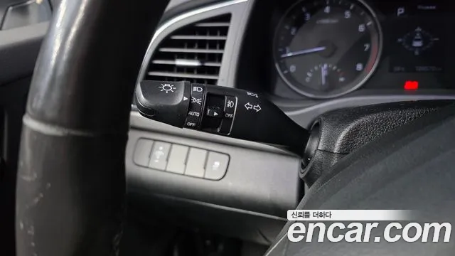 Hyundai AVANTE 2016 — фото 15