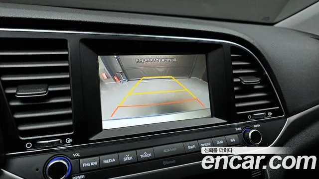 Hyundai AVANTE 2017 — фото 15