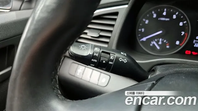 Hyundai AVANTE 2017 — фото 16