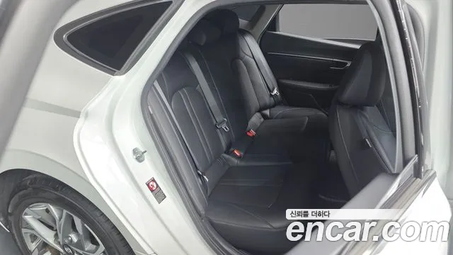 Hyundai Sonata 2022 — фото 16