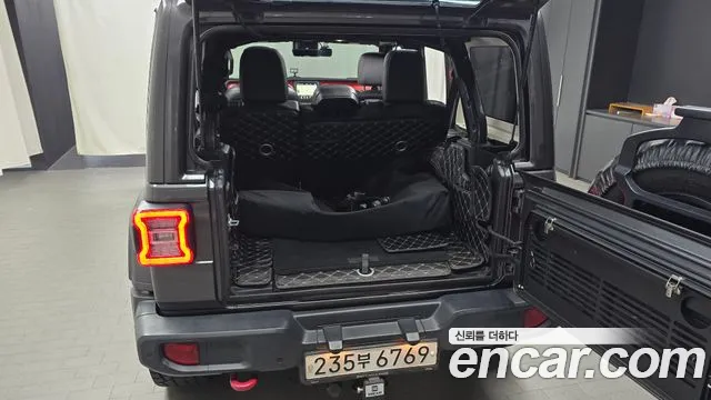 Jeep Wrangler 2019 — фото 20