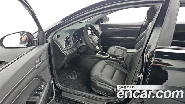 Hyundai AVANTE 2016 — фото 10