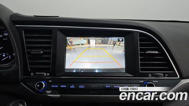 Hyundai AVANTE 2016 — фото 13