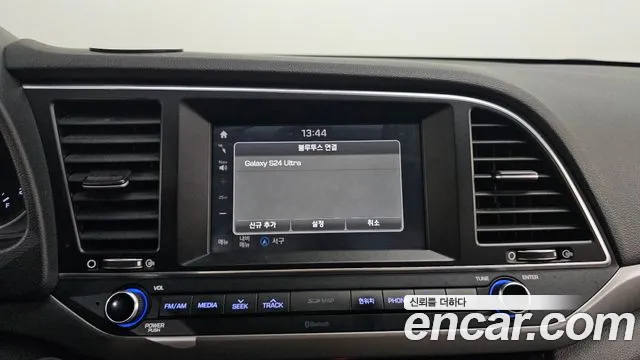 Hyundai AVANTE 2016 — фото 14