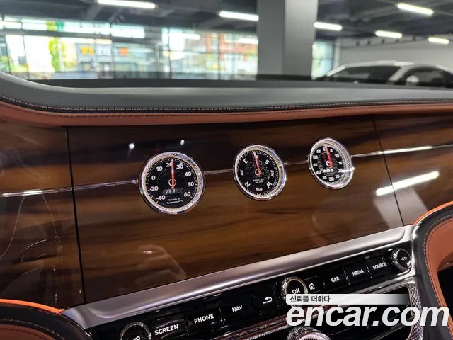 Bentley Flying Spur 2020 — фото 10