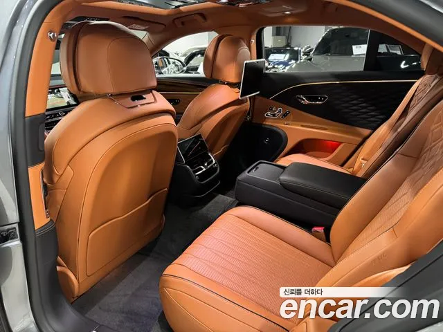 Bentley Flying Spur 2020 — фото 12