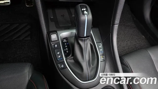 Hyundai Veloster 2019 — фото 12