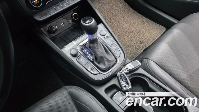 Hyundai Kona 2021 — фото 12