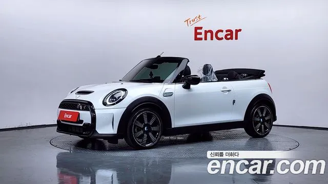Mini Cooper Convertible 2023 — фото 1