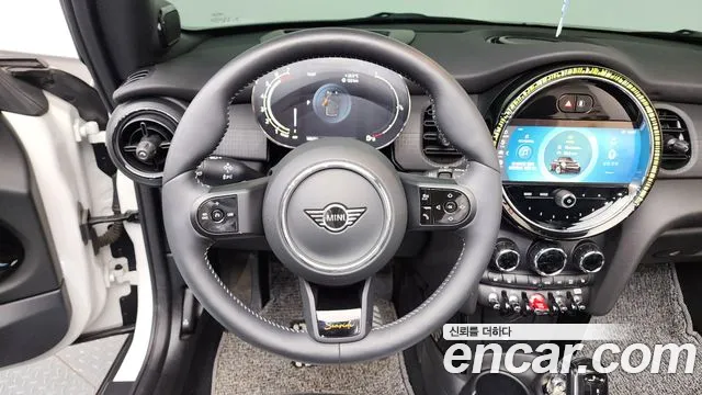 Mini Cooper Convertible 2023 — фото 12