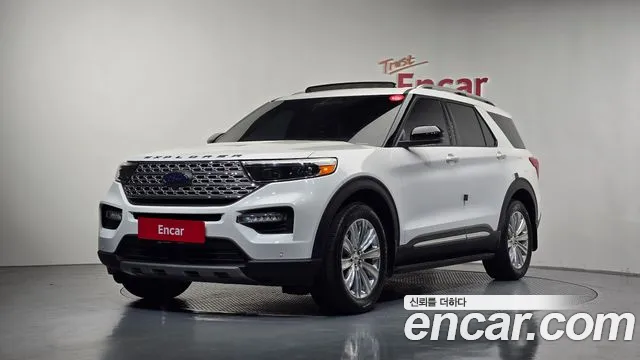 Ford Explorer 2020 — фото 1