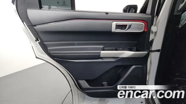 Ford Explorer 2020 — фото 15