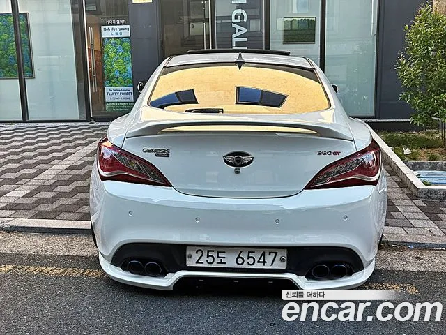 Hyundai Genesis 2011 — фото 12