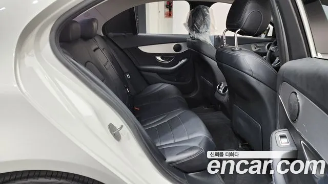 Mercedes-Benz C-Class 2017 — фото 16
