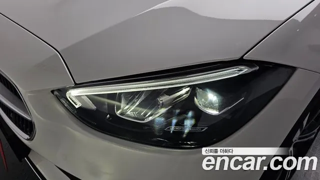 Mercedes-Benz C-Class 2023 — фото 7