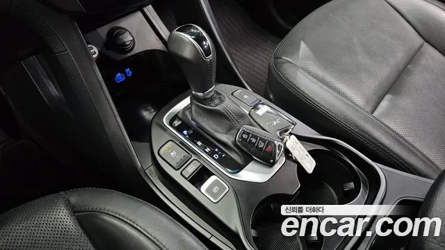 Hyundai Santafe 2017 — фото 12