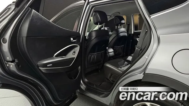 Hyundai Santafe 2017 — фото 18