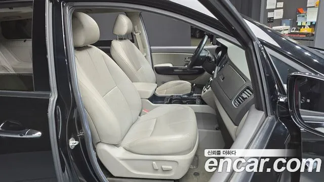 Kia Canival 2015 — фото 12