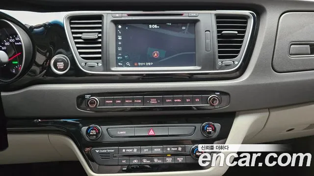 Kia Canival 2015 — фото 15