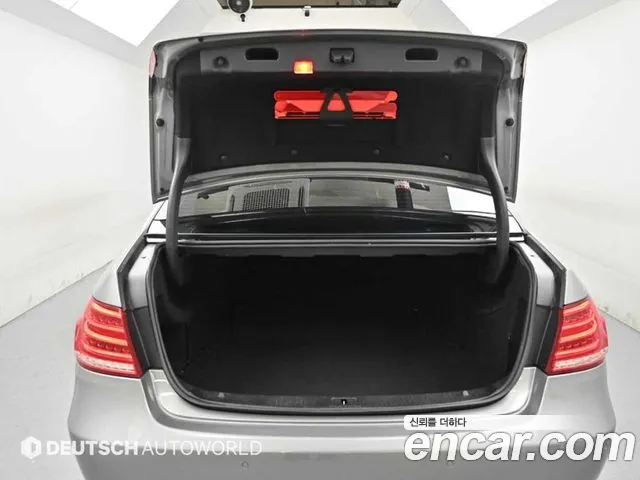 Mercedes-Benz E-Class 2014 — фото 19